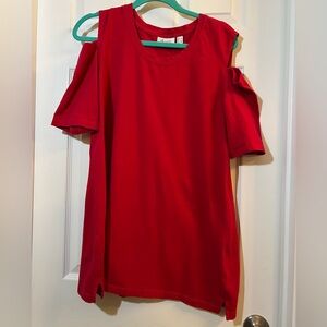 🦋 Stylish Red D&co Cold Shoulder Top size large